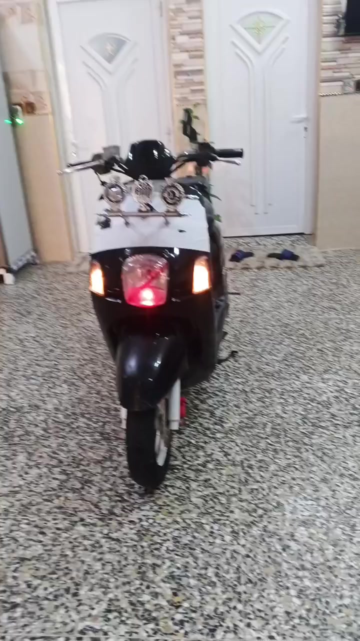 السلام عليكم دراجه بوليس للبيع دراجه كامله مكينه نظيفه سعر 750 وبيها مجال مكان بغداد شارع الجزيره
رقم الهاتف ***********
