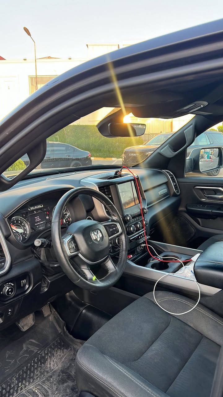 دوج رام بك هورن
2020

V8 5.7

باب طويل بدي قصير 

وارد امريكي بيها 3قطع صبغ خلفي وشويه بل بنيد حادث السياره حلو وبدون دواخل بدون ايرباك بشرط 

سعر 229 وبيها مجال لطيبين 

مكان السياره اربيل 

***********
