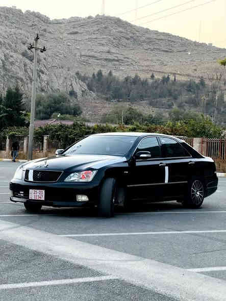 شاهینە براوە براوە
مۆدیل 2005 بەسمە ڕەش
گەورە بەگەورە 182
سڵایت
ئاوێنە شەفتو ئیشارەت
دەبڵ سپۆرت
کامل زینۆن
گەرمیوو ساردی بەشەرت
تازە ڕۆنی گۆڕاوە
پێنج بەسمە
شاشەو کامێرایە  
ویل ماسدیس 
برێگی نەبەسراوە
لەسەر ساغی ڕەنگ گۆڕاوی یابانە 
کامال سپۆرت شتێکی جوان 
سەیارەکە هی ماڵەهی محامەلەنیە 
شوێن ڕانیە 
*********** 
کۆتا سحری 45 کۆتایی
