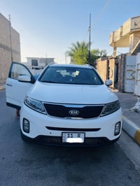 كيا سورينتو 2015 V6   فئة EX  * نوع المحرك: V6 بنزين GDI * السعة: 3.3 ...
