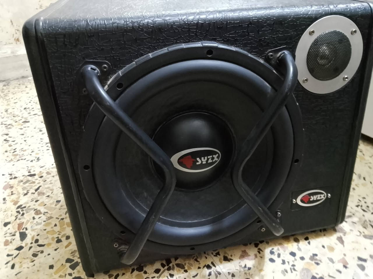 السلام عليكم عندي هذاني غراض للبيع ***********
