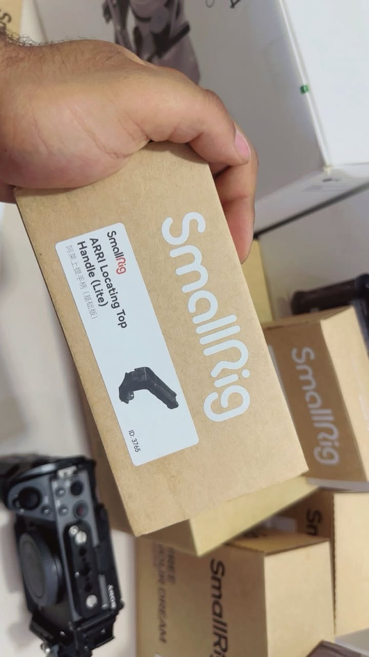 للبيع معدات تصوير احترافية:

* DJI RS 4 Combo
* شاشة Desview R7S III
* بطارية SmallRig VB99 Pro V-Mount
* سوفت بوكس SmallRig RA-D55
* Cage Kit SmallRig 4388
* Top Handle SmallRig ARRI Lite
* Base Plate SmallRig Dual 15mm Rod Clamp
* Wooden Side Handle SmallRig

جديدات كلش كلش استخدام مرتين 
***********
