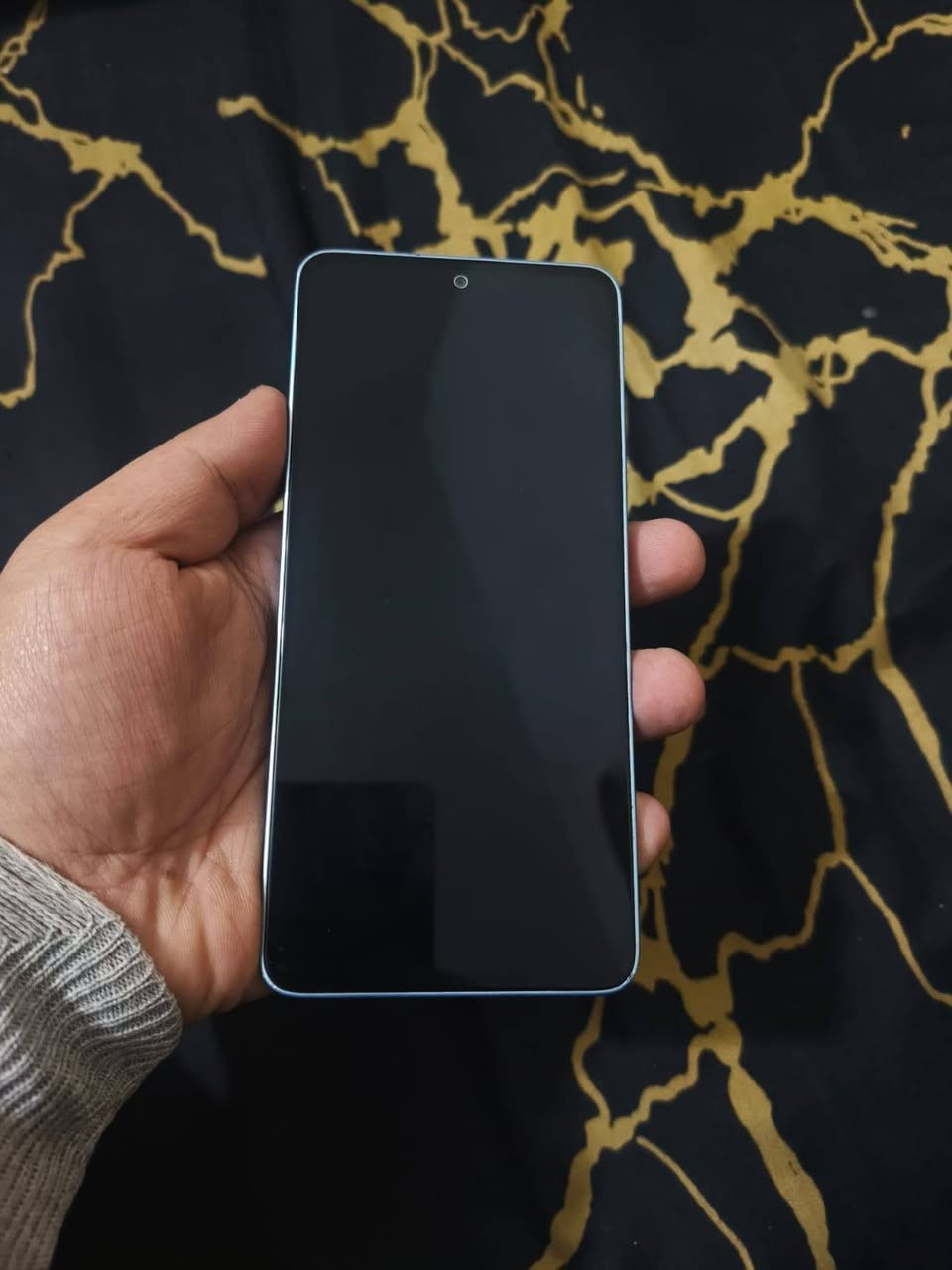 Redmi Note 13
موبايل بمواصفات قوية وسعر مناسب 
🔹 شاشة 6.67 بوصة AMOLED بدقة FHD+
🔹 معدل تحديث 120Hz (سلاسة عالية بالألعاب والتصفح)
🔹 معالج قوي للأداء اليومي والألعاب
🔹 كاميرا رئيسية 108 ميگابكسل 📸
🔹 كاميرا أمامية 16 ميگابكسل
🔹 بطارية 5000mAh تدوم يوم كامل 🔋
🔹 شحن سريع⚡
🔹 بصمة + Face Unlock
🔹 مقاوم رذاذ الماء والغبار IP54
🔹 يدعم 5G
🔹 منفذ سماعات 3.5mm
🔥ذاكرة (256)
🔥 رام(8+8)
📦 جهاز عملي، بطارية قوية، شاشة خرافية، وكاميرا واضحة وأداء سلس.

ملاحظة: الجهاز بي شخطين في الشاشة فوق جداً خفيفات
بالإضافة إلى الضهر ضربات خفيفة مثل ماموضح بالصورة.

السعر 160 ألف قفل 🔏 مال بيع مستعجل مكاني بغداد


**إذا كنت صاحب هذا الإعلان وتريد حذفه لأي سبب، رجاءا أرسل رسالة إلى الدعم الفني**