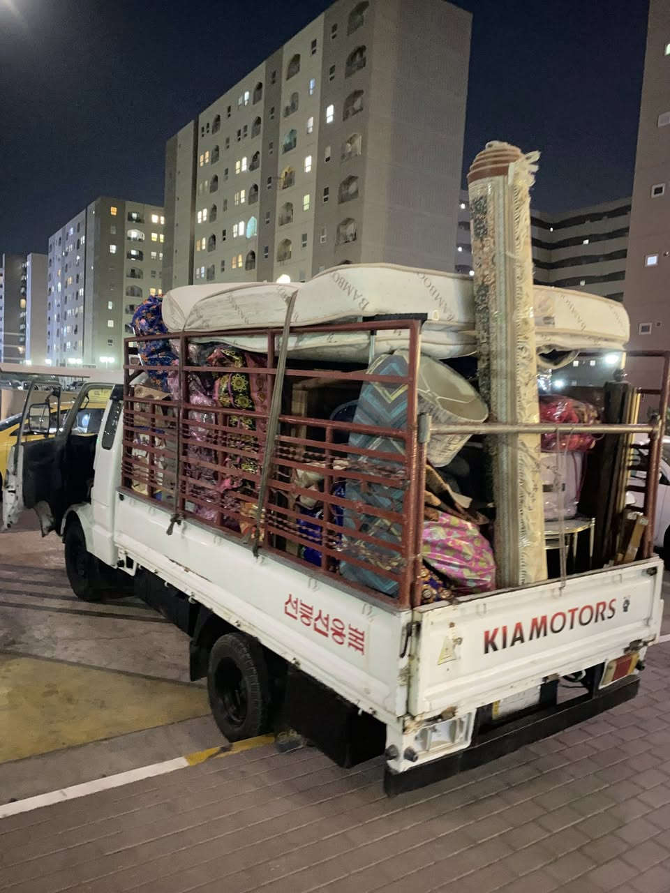 مكتب نقليات (***********)متخصص لنقل الاثاث🧳وتحويلات البيوت🏠 من سياره كيا .وعمال👷ونجار لفتح وشد الغرف👷مع فتح وشد السبالت وصيانتها 📞 داخل وخارج بغداد🚛ما عليك غير تتصل وتدلل📱مع  حفظ الاثاث..الي يحتاج يتصل+ واتساب(***********) (***********)
