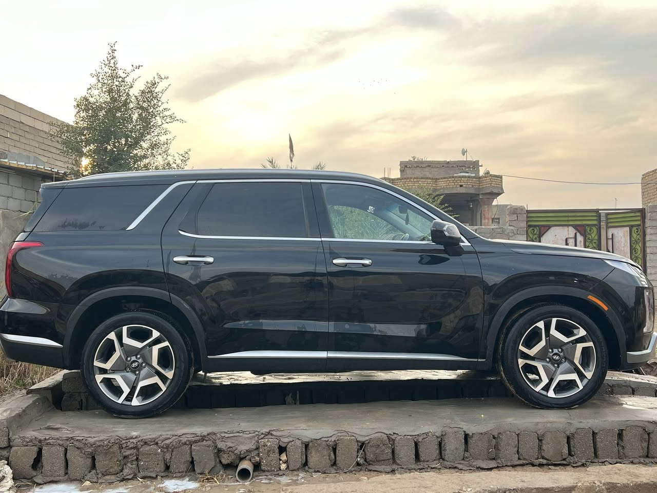 بلسايد 2024 دخول جديد سياره بيها قطعتين صبغ بيبان والبنيد. مبدل والباقي كفاله  سونار داخل الصور سعر 220 وبيها مجال  ألاستفسار ***********
