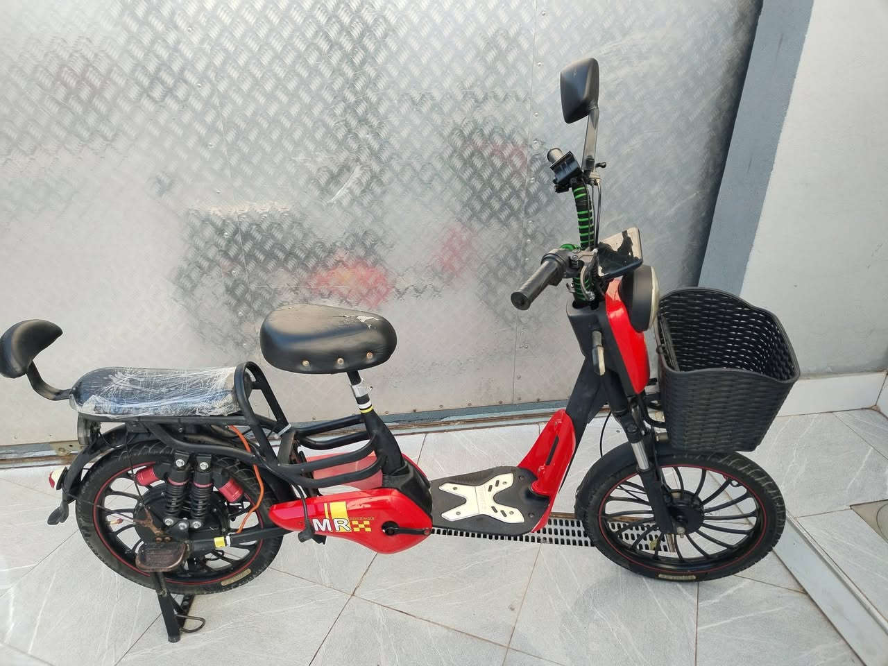 اسلام عليكم دراجه شحن للبيع مع البطاريات والسعر خاص والاستفسار على هذه الرقم ***********
