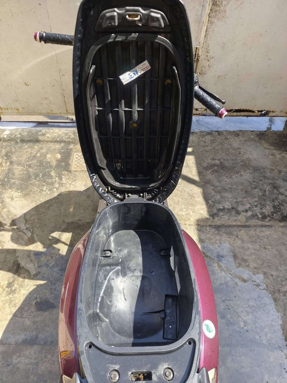 السلام عليكم ورحمه الله وبركاته 

ماكس بوليسي حديث (ياباني أصلي مو صيني ) موديل 2015الدراجة مكفولة وجاهزة استخدام جداً قليل 
رايدها ب1250وبيها مجال للشراي 
مكاني بالتاجي الدور حي الحسن العسكري وكيلها حسين تيني بالسدة ووصل المعرض موجود
للاستفسار الاتصال على الرقم ***********
