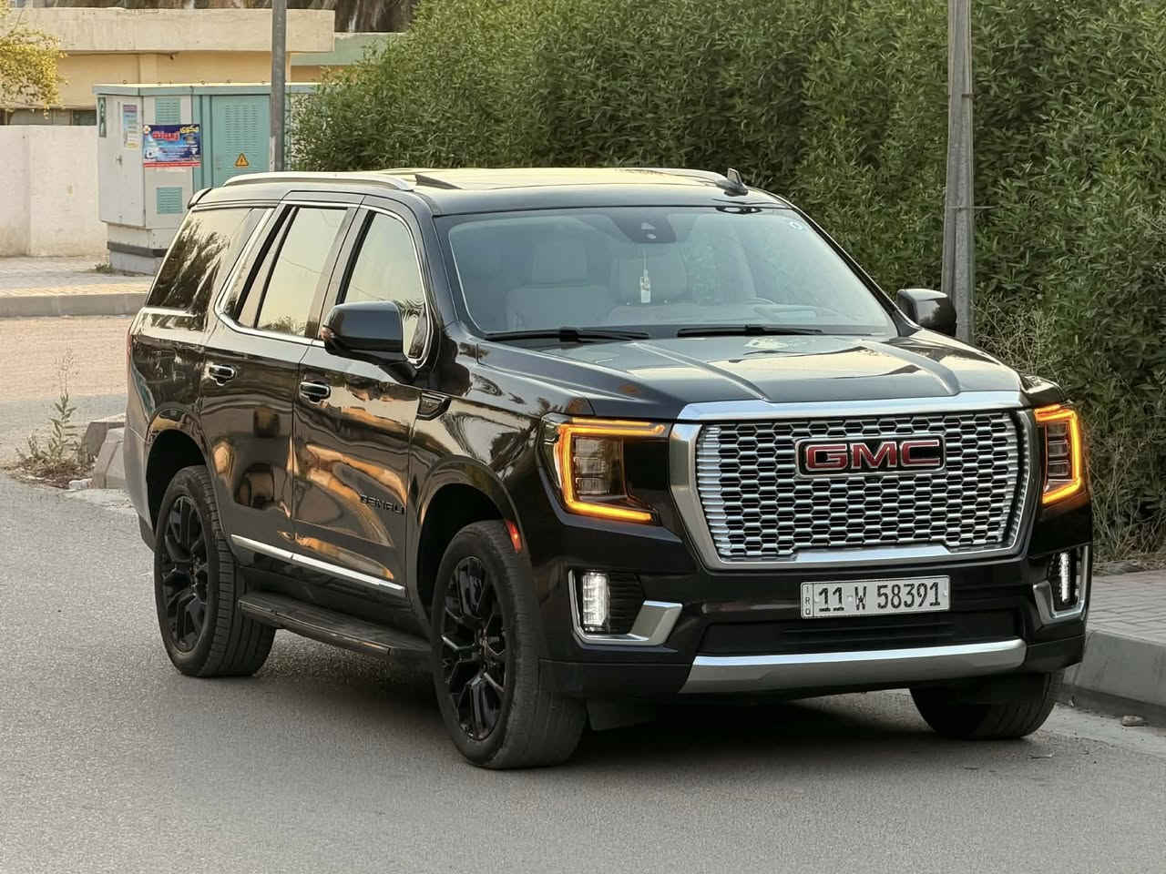 للبيع جمسي دينالي 
موديل 2024      محرك. 5،300
ماشيه 28 كيلو.                                  
الموصفات. 
داخل ابيض ملكي منفصل vip
دخول ذكي
5 كامرات
حساسات امامي خلفي
ردارات امامي وخلفي مع نضام مانع التصادم التلقائي
شاحنه لاسلكي
بانوراما 
لايت led زنون
صندوك كهرباء 
فوريل
اضمة قيادة متعددة
دبل اكسل 
وباقي موصفات الدنلي معروفة فول مواصفات
رقم بغداد بسمي 
 السيارة امريكي بدون دواخل بدون ايرباك بيها شويه بلمقدمه مال قماره صبغ وجاملغ امامي وبيها بارد مكانين فقط سونار موجود 
مكان السيارة بغداد السعر 388 $
***********
