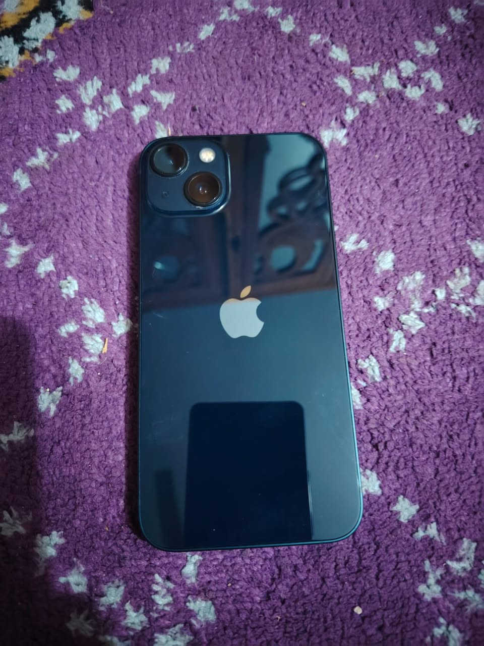 ايفون ١٣عادي جديد بالضمان بطاريه ١٠٠ للبيع ب ٥٠٠ ***********
