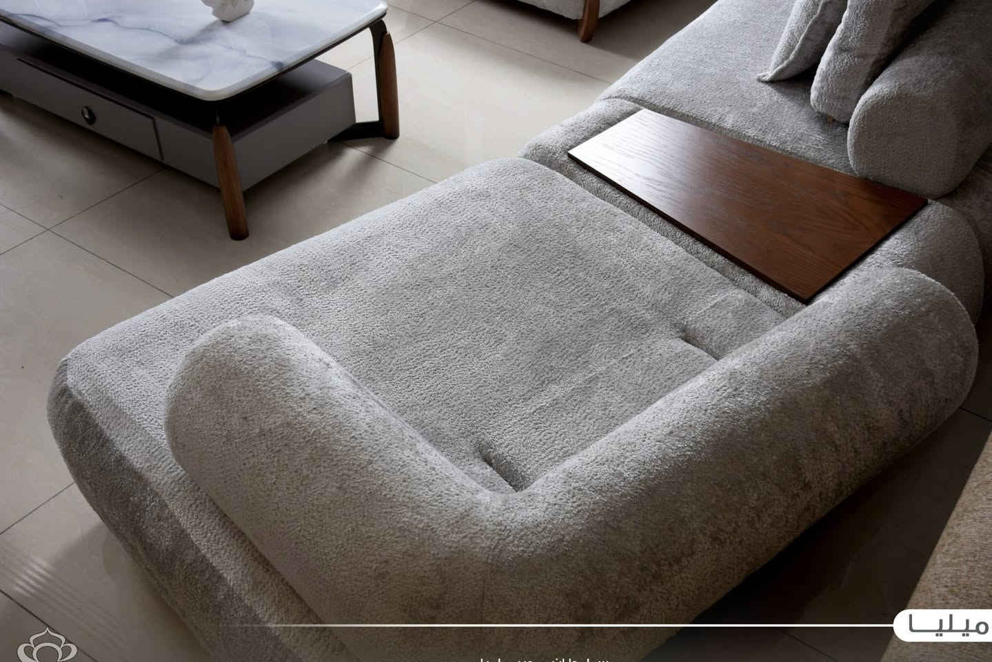 أطقم جلوس مودرن متكونة من 10 مقعد 
اكثر من ١٣ موديل داخل البوست بعدة الوان 
الاسعار تبدأ من ٩٥٠ الف فما فوق 
العنوان بغداد بسماية مجاور المستشفى اللبناني 
*********** نقد وبالتقسيط مصرف الرافدين 
لمدة ١٠ اشهر
