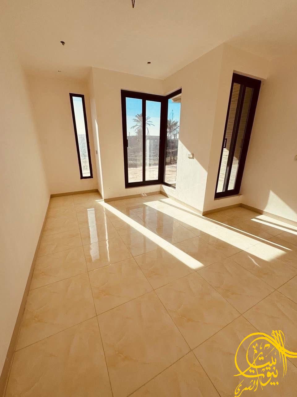 🏡 بيت للبيع - بناء حديث درجة أولى 🔥
📍 الموقع: حي الزيتون - نادر الثانية
📏 المساحة: 100 متر
🏠 طابقين
✨ المواصفات: 3 غرف نوم، 3 مجمعات صحية، استقبال، هول، مطبخ، منور، تأسيسات كهربائية راقية.
🛋️ يباع مع الأثاث حصراً: 4 سبالت، شاشة 62، تخم، غسالة، كاونتر وأجهزة كهربائية كاملة.
💰 السعر 146 غير قابله للتفاوض من غير سعر الاثاث  : مكتب بيت بيوت - علي عذاب 📞 ***********
 آخر العروض على التلگرام : https://t.me/aliathabb ￼
