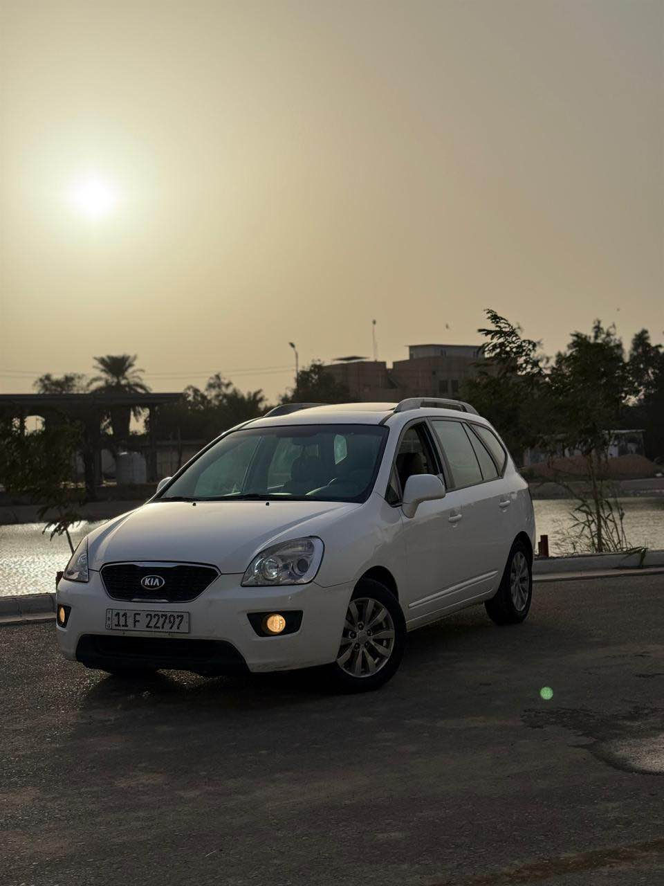 السلام عليكم موديل 2012 خليجية 
محرك 2000 المرغوب وعلى وضع الشركة 
خشم الجاملغ المامي  وبيها الداير الخلفي وشويه بل باب  كير  مكينة جديد 7راكب قطعتين تبريد تخم تاير صدر امامي خلفي جديد زنون
السونار مرفق بالمشور 
عنوان بغداد 
السعر 124 بيه مجال بسيط 
*********** بغداد, العراق
