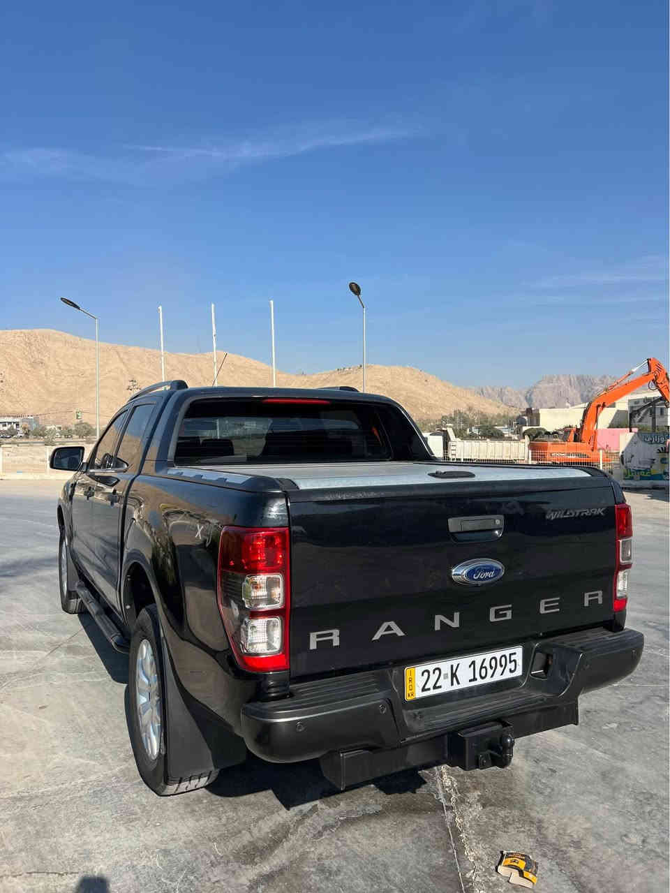 فۆرد رەنجەر ٢٠١٥  5بستن گاز گێر تۆماتیک 
دەبل ئەکسل فول مواسەفات 
گێرومەکینەو ئەسل بەسشەرت 
تەنها کەوەری کراوەتەوە 
بێ بۆیاخ تۆزێ کاڵ بونەوەی هەیە 
یەک دو بست تەحدیل
دارو بەردی بەشەرتە نمونەیە لە جوانی 
چرکەی تێدا نیە 
نرخ١٨٨ گەڵاو مە جال
شوێن ڕانیە چوارقورنە
***********
ڤایبەر وەتس ئەپ أربيل, العراق
