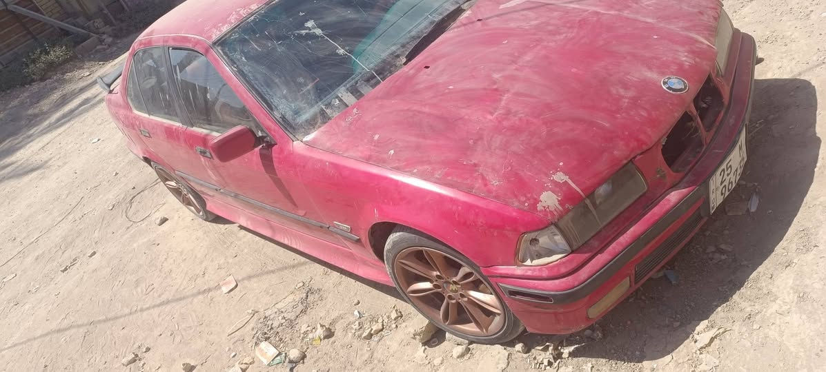 مكينه وكير حلوات كلش 
صدر جيد 
باتري جديد 
ويل كب 
سياره من الاخير نقصها كهربائيات مو تمام  أبيعها على وضعها 
رقم جديد راعيها بغداد 
سنويه تنتهي سنه 29 
مكاني بابل مركز المدينه 
*********** 
ملاحظه سياره عاطله كهربائيات صار بيها قطع بالضفيره حلة, بابل
