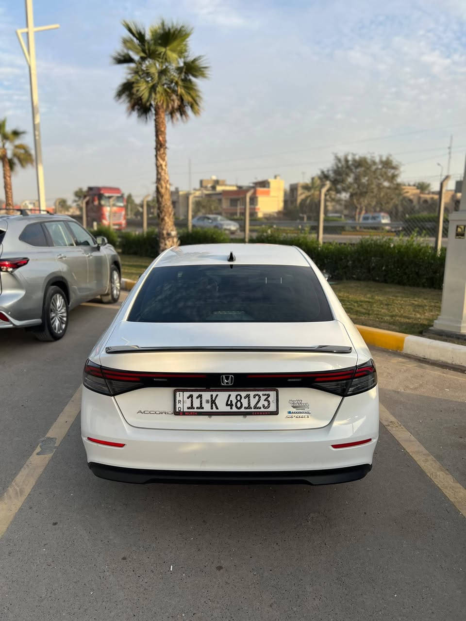 HONDA ACCORD 2024 SPORT
للبيع فقط .... 
هوندا اكورد موديل 2024 
ماشية 10 الف ميل فقط 
فئة SPORT 
حادث . تبديل بنيد فقط بدون اي دواخل دعاميه اماميه نفسها بلادية 
كشنات مخمل . 
قيادة ذاتية 
توقف تلقائي 
تحديد مسار 
عدسة زنون + لد نهاري 
فتحة سقف 
السيارة جاهزة ورقم بغداد 
مكان السيارة بغداد الغزالية 
السعر 18.800 والشراي يتدلل 
موجود واتساب ***********》
