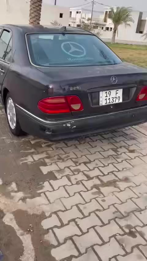 السلام عليكم ورحمة الله وبركاته مارسيدس ام عيون للبيع مديل ٩٦ محرك فيشه وبطل جديد تخم تاير جديد ترايك وين ميعجبك السعر ٥٥ مكاني نجف ***********
