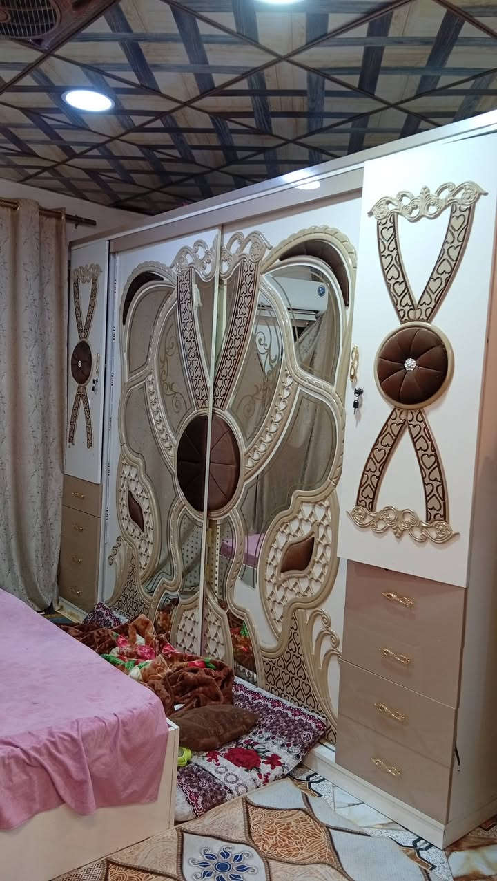 غرفه للبيع سعرها 750
***********
