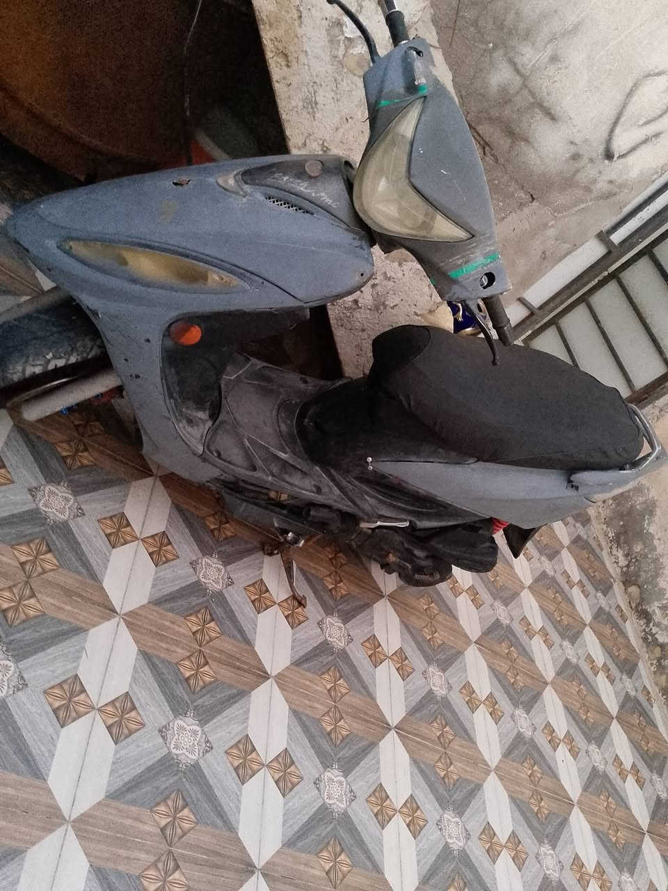 السلام عليكم
دراجه للبيع جي فور مجفته مره وحده والسعر ٢٥٠ وبيه مجال حك الجيه الرقم ***********
