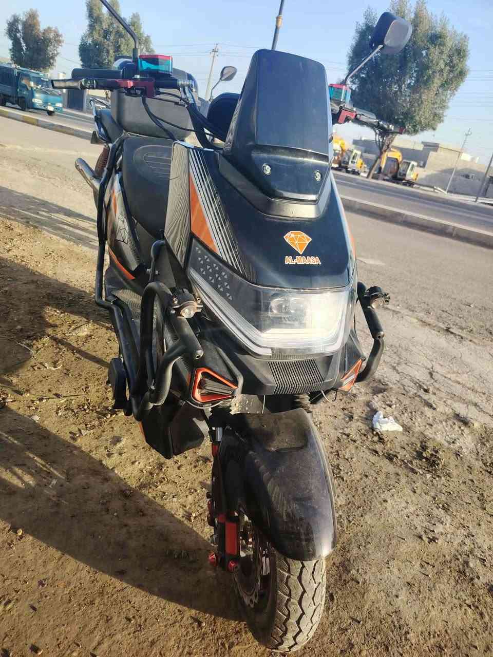 السلام عليكم 
دراجه شحن 
نوع ماسه 
6 باتري 
بعده مفول 
دراجه مكفوله من كلشي 
السعر 700 
مكاني رمادي 5 كيلو 
***********
