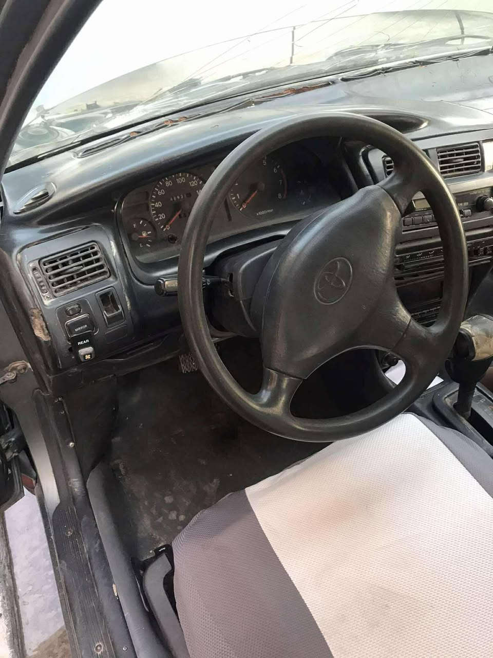 للبيع كورلا موديل ١٩٩٣سنوية ساقطة رقم بغداد الالماني مكان السياره بغداد الدوره السعر٤٠$للاتصال ***********
