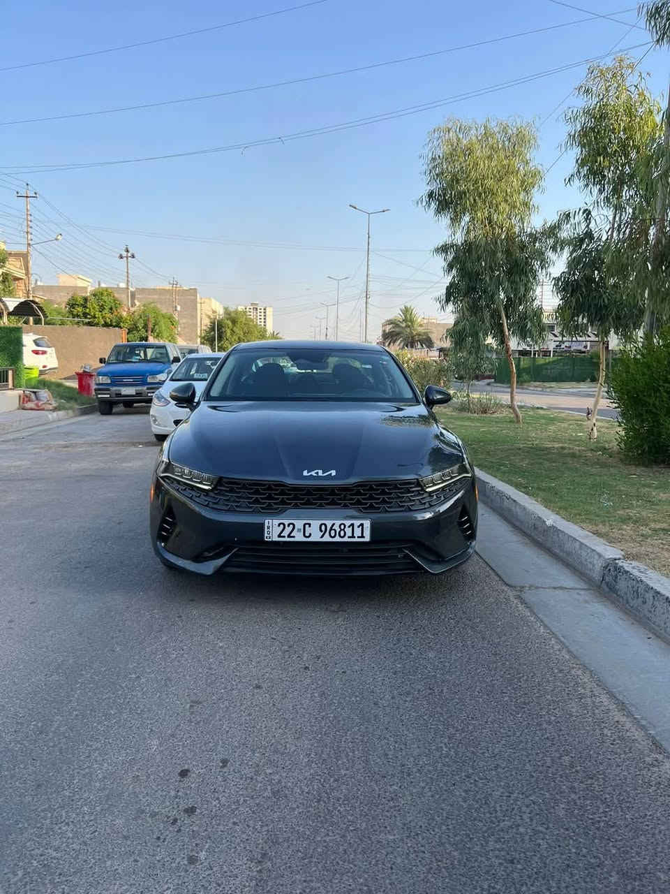 KiA K5 2022 - LX
محرك 1600 تيربو
ماشية 105,000 كم

المواصفات
شاشة كار بلي + اندرويد اوتو
بصمة ابواب
تشغيل عن بعد
كير 8 نمر
دفع امامي
مثبت سرعة
    فرامل ABS.
* نظام الثبات الإلكتروني ESC.
* مساعد الحفاظ على المسار.
* التحذير من الاصطدام الأمامي مع الكبح التلقائي.
* مراقبة انتباه السائق.
* مساعد الإضاءة العالي
* ⁠    مصابيح LED نهارية

حادثها من امريكا
جاملغ وربع البنيد + ايرباك سترين
بالعراق
تبديل بابين جهة اليمنه + بنيد والدعامية 
دعامية صبغ وتصليح 
بيها طخات بسيطة بالجاملغ الخلفي

ملاحطة الصورة قديمة

السعر 139$
مكاني بغداد البياع او زيونة
***********
***********
