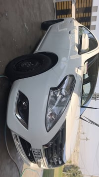 للبيع .. نيسان سني مصري .2025 . سياره مكفوله عده رصعات اثنين بسيطات ما...