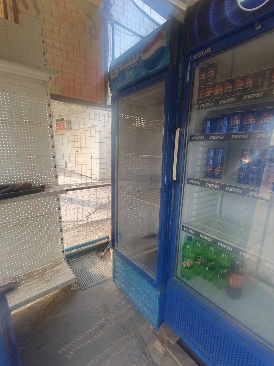 برادات للبيع سعر الواحد 250 وبي مجال براد تبريد خير من الله
للتواصل ***********
