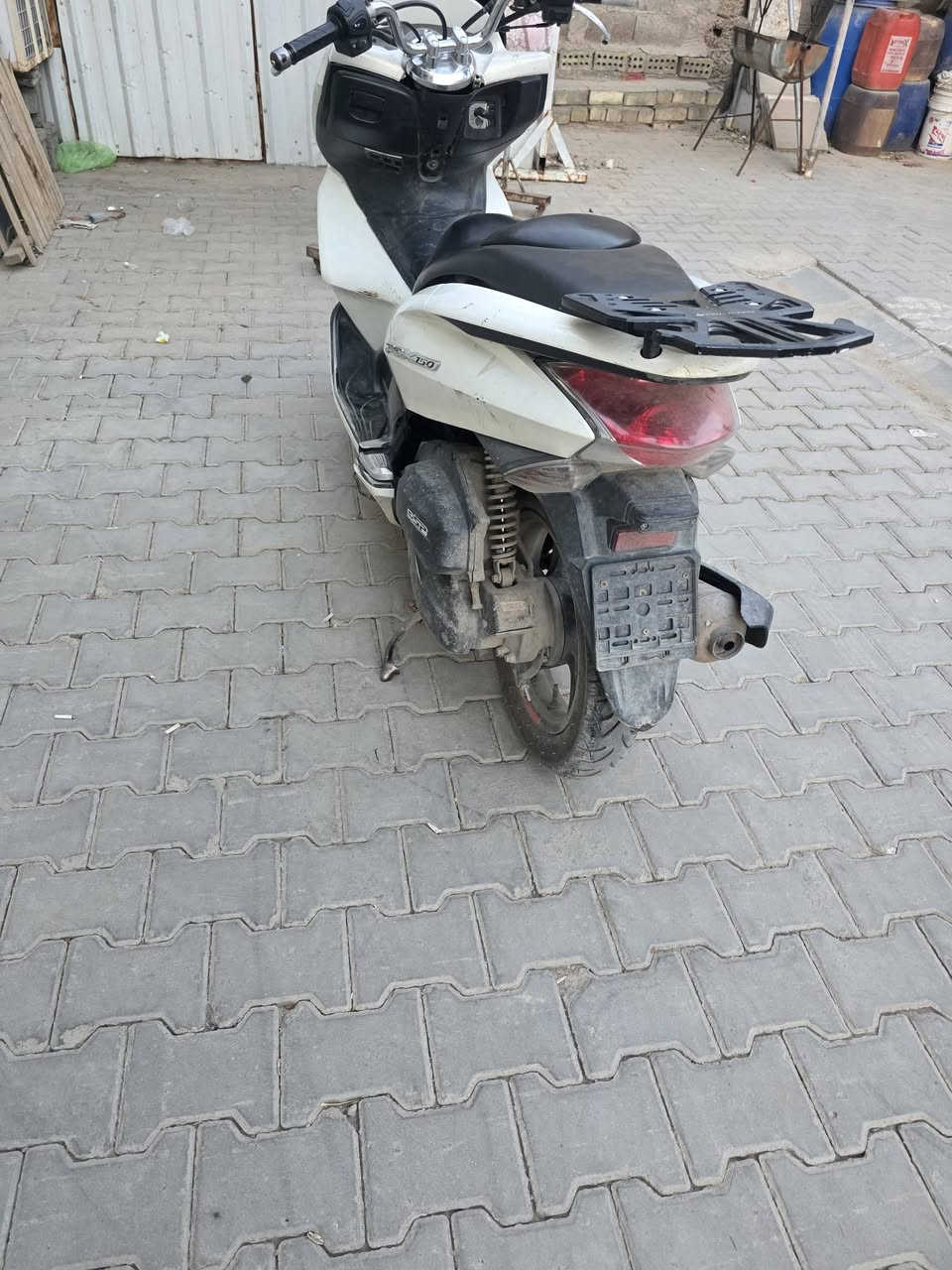 جيل اول ياباني مكينه 150
كلشي شغال حساي زدحام ستان حساس 
فقط كفرات تعبانه 
***********
