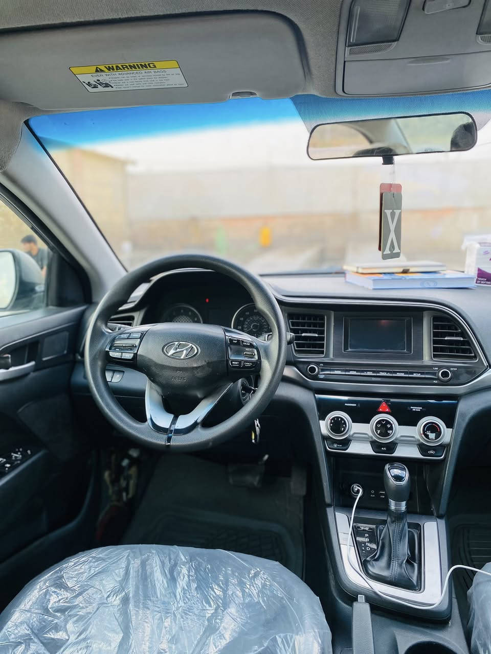 السلام عليكم
النترا موديل ٢٠١٩ وارد أمريكي (حادثها فقط جاملغ امامي جهة الصدر وبنيد )وصبغ جاملغ الأمامي وبيها نص باب صبغ فقط بدون دواخل السياره ليبل واحد 
السياره كير at المرغوب بلادي محرك 2000 دوش تخم تاير جديد صدر نضيف .
مواصفات السياره شاشه ،كامره خلفيه ،تحكمات ستيرن ،مانع تزحلق ،تحديد مسار ،/تدفئه تبريد فول السياره احلى من الصور 
رقم السياره بغداد دولي السياره بأسمي تحويل مباشر 
السعر 120$ وبيها مجال 
مكان السياره واسط /الصويره 
*********** رقم الهاتف
