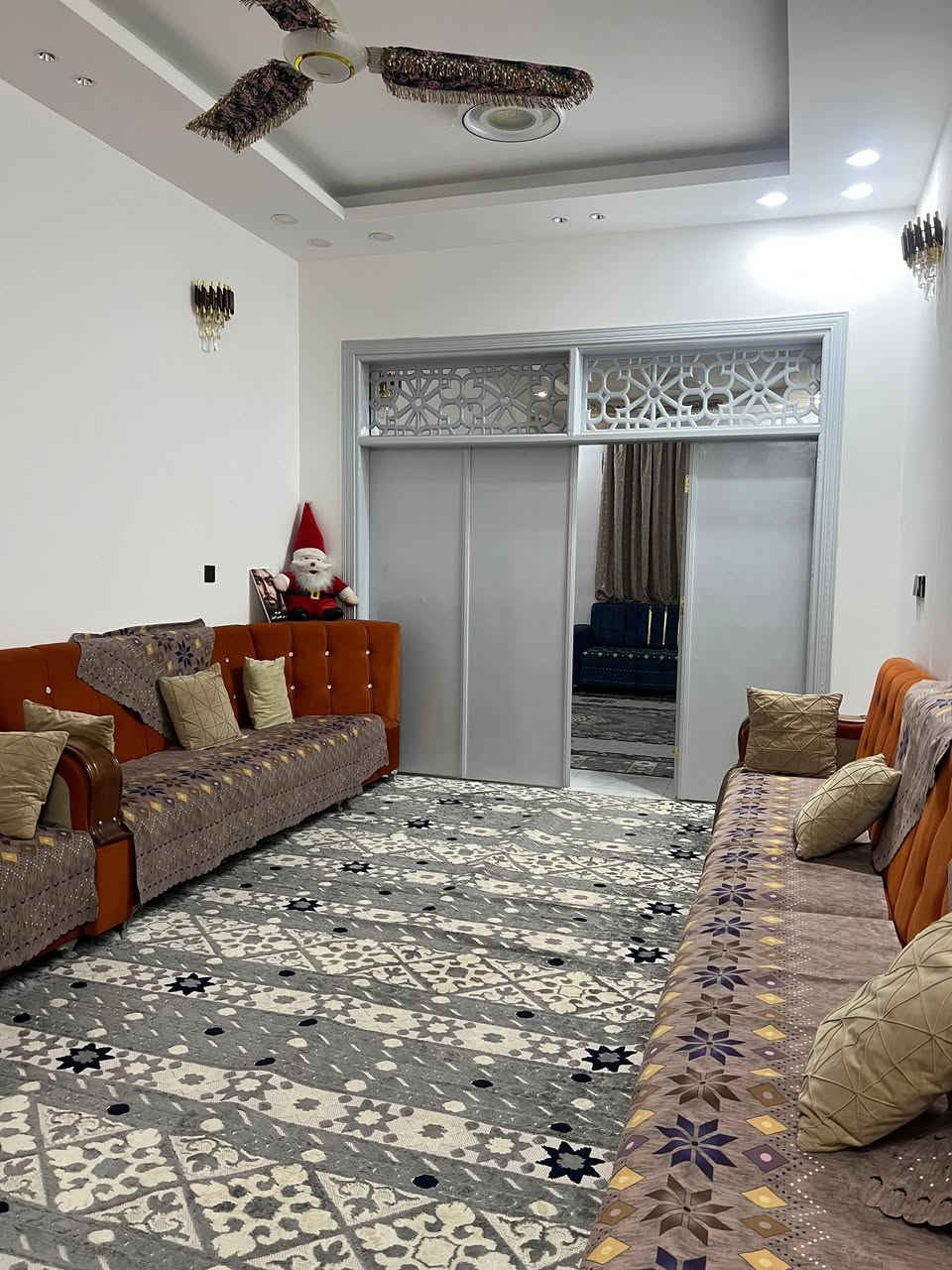 🏘 بيت للبيع مساحة 178م طابقين بناء حديث ♂️

♎ يحتوي الطابق الاول على غرفة وصالة ومطبخ حار وبارد واستقبال مع السويت وصحيات عدد 2 ومناور عدد 2 🌳
ويحتوي الطابق الثاني على سويت عدد 2 وغرفة وصحيات 🛏

📝 مساحة 160م بالسند واقع حال 178م 🧾

🪯 بناء حديث طابوق واساس وسقف صب كونكريت مسلح 👉 🔰

📋 طابو صرف📈

🌍 موقع مميز : مشخاب حي الشهيد الصدر قرب مطعم ابو تراب مقابل نزلة مخبز الزهراء ثاني بيت عن شارع القادسية 🌅🏞♂️

🔴 لمعرفة السعر اكتب كلمة (تم) وسيتم الرد في الخاص 

ملاحظة // البيت يباع مع الاثاث 🛋

☎️ للتفاصيل اكثر :
 *********** مكتب خطوات الفهد📲
أو زيارة المكتب الواقع بالشارع الرابط بين مول الف هلا والمتنزه مجاور شركة زين للاتصالات 🔰

#مكتب_خطوات_الفهد_للعقار
