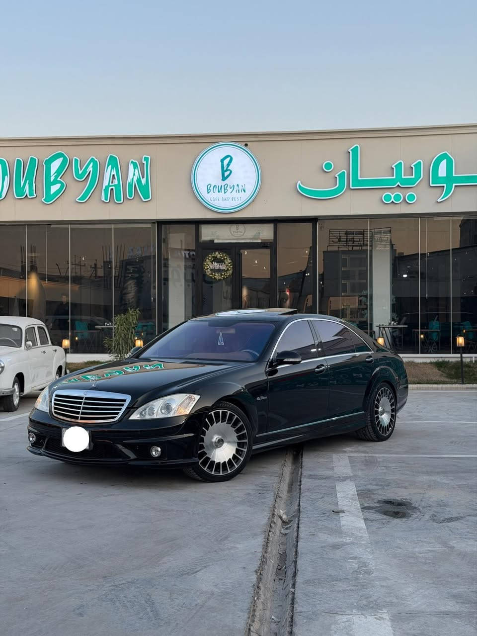 سلام عليكم 
مرسيدس اس كلاس   #للبيع_او_مراوس 
مديل 2009 اصل 
بدي كت AMG 63 

#ادوات_دخول_جديد_قبل_اسبوع_دخلت 
جاهزه من كلشي السياره 

( كفالة كصة ضربة سرقة انتربول ) 

محرك v8.    550 
السياره لارج رئاسيه 
دواخل عسلي 
كشنات جلد فول كهرباء 
كشنات تدفئه و تبريد 
دبل جام بولرايز متغير 
سماعات هارمن كارد 
3قطع تبريد ثلج 🧊 

#المكان_بصرة 
#السعر_وتفاصيل_اكثر_اتصل_وتدلل 
***********
