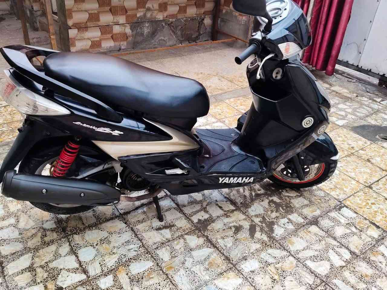 دراجه سكنس فحل. وارد كوري. نوزل. عداد شاشه وسرعه يشتغل. السعر 850 إلف وبيه مجال بسيط حك الجيه.  مكان بغداد.رقم الهاتف: ***********
