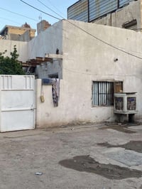 بيت للبيع في العامريه ٧ نيسان  ركن على الفرعين قرب جامع المصطفى تقريبا...