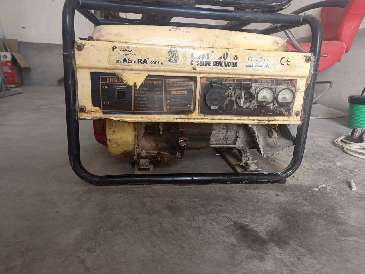 للبيع
حادلة بيوت وحدائق
شغالة
الوزن طن 
السعر 250
ومولد استرا نظيف 
عطلو فقط الكابريتة
السعر 50
الاتصال ع الرقم ***********
