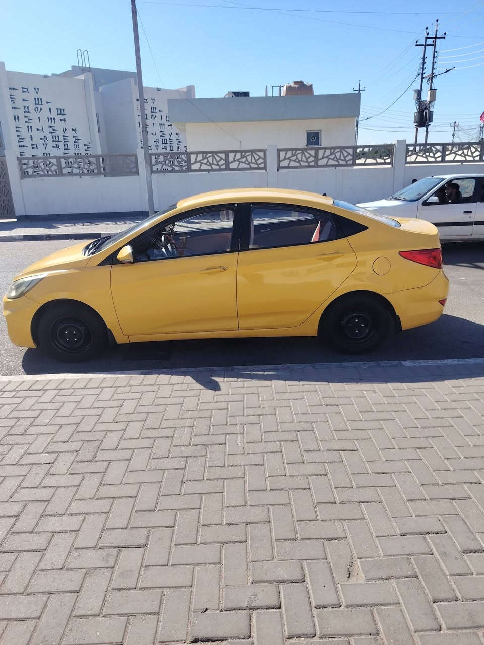 السلام عليكم كسنت مديل 2013سياره خليجي سنويه قايه 2027 رقم ذي قار راعيه بل بصره العنوان البصره المكينه 1600المرقوب السعر 70 وبيه مجال الهاتف ***********
