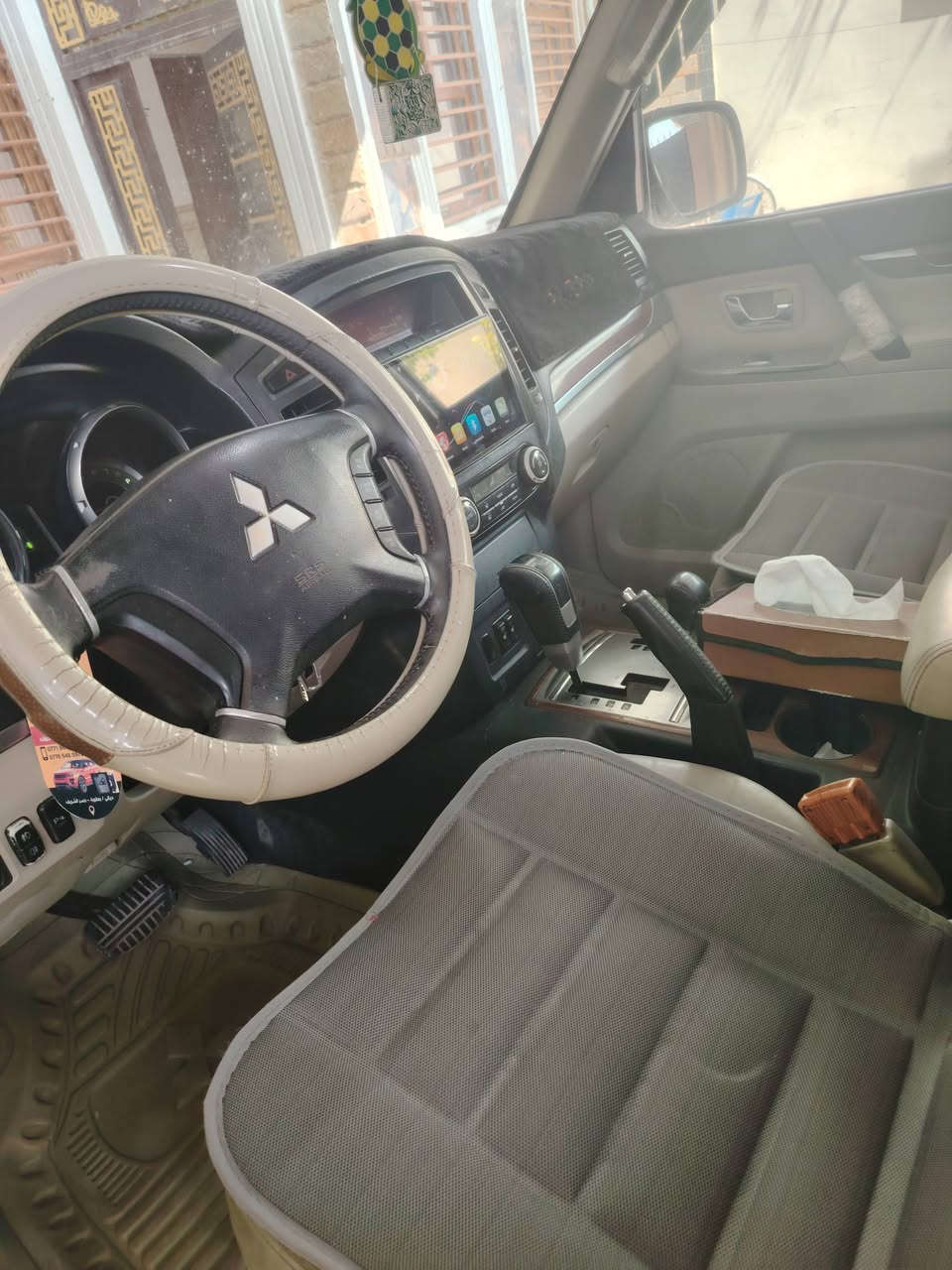 للبيع باجيرو 2008 محدثه 2016 رقم بغداد بيها خمس قطع صبغ يعني نص احزام. گير ومكينه مكفولات تخم تاير جديد كشنات تدفئه.ثلاجه وهواي بيها مواصفات مكان السياره ديالى السعر 100$  الاتصال ***********
