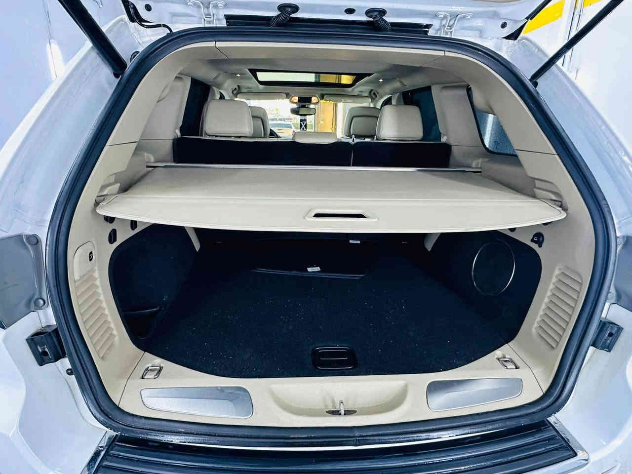 من رخصت الادمن
جيب للبيع ٢٠١٩ 
خليجي كفاله عامه
لمتتد فول الفول 
ماشيه ٨٨ حقيقي تراي صفر 
مكينه كير كلها ع وضع الشركه 
صدر امامي خلفي 
تخم تاير جديد 
مكان السياره الفلوجه الشراي يتصل ***********     سعرها   ٢٩٥ أو بيها مجال للطيبين
