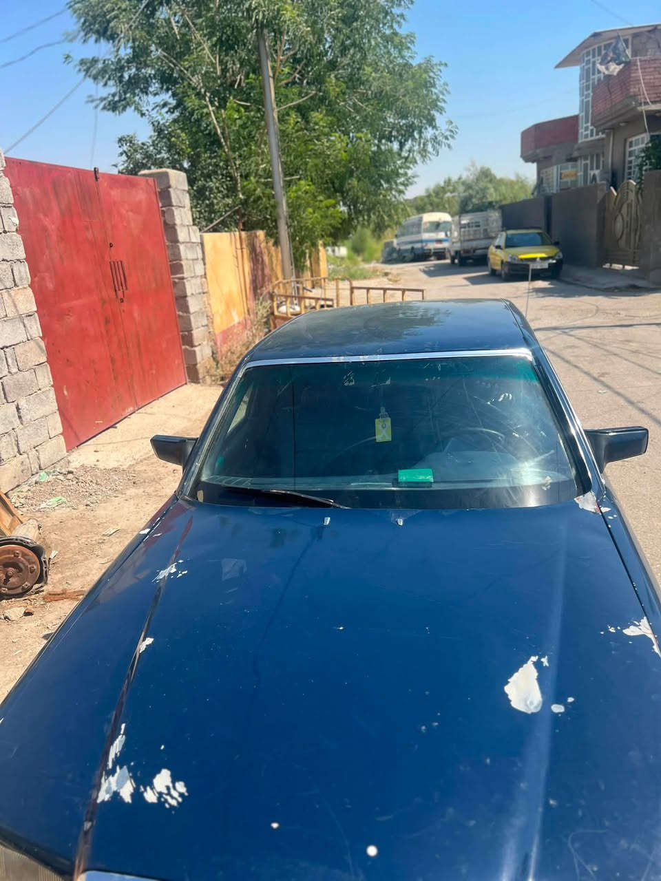 السلام عليكم. مارسدس للبيع محرك ففتي 3الاف كير جديد دواخل مقبوله جام 3يصعدن وينزلن سبير موجود تايرات الوره جدد رقم بغداد السنويه لل2027 تبريد شغال قطعتين 
السياره يرد لها شويه ترتيب السعر 42 وبيها مجال 
مكان السياره ديالى جسر خرنابات 
***********
