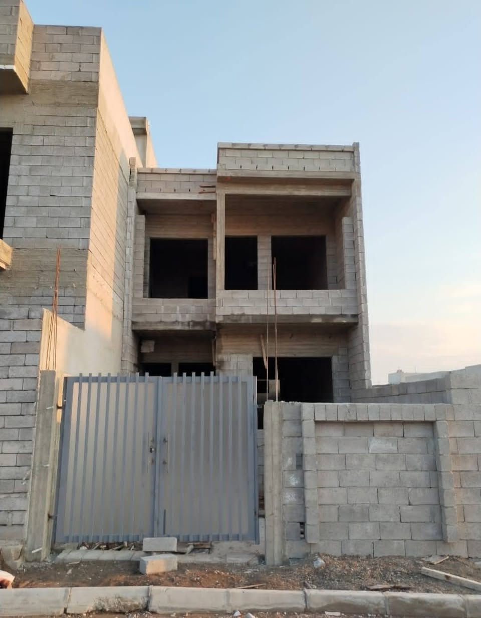 عقار هيكل موقع ممتاز  ***********
