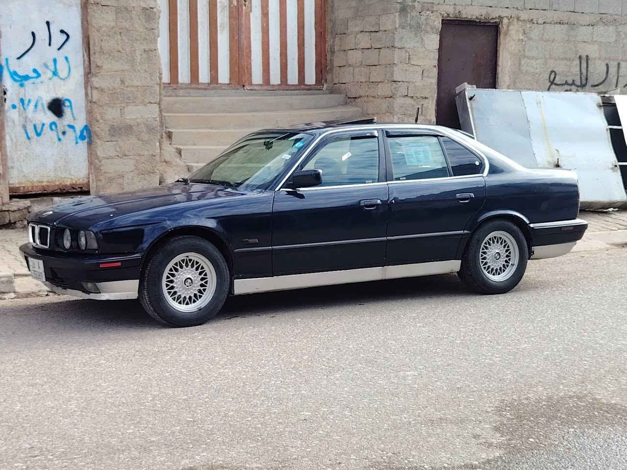 بي ام موديل 91فول كل شرط تبريد تدفئه كل شغال ودفتر بنزين بي  رقم جديد مكان السياره كركوك رقم الهاتف ***********  سعر 62 بي مجال
