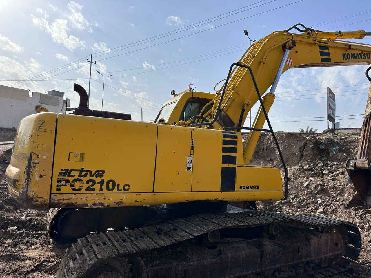 حفاره كوماتسو بطه حجم 210 موديل 2000 رقم أربيل تريد وكاله تريد تحويل 
9 رولات مأسسه نقار محرك بلادي جديد لا تنقيص لا تبخير جاهزه للعمل سعرها 3 وبيها مجال 

 للأستفسار ***********
