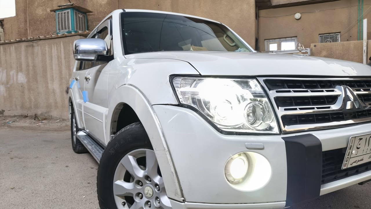 باجيرو حبتور فول الفول
موديل10
كفاله عامه عدا بارد بسيط 
السياره جاهزه من كل النواحي كير مكينه تبريد حداديه تايرات ادامه كامله 
حساسات خلفيه 
تحكات ستيرن كشنات كهرباء 
كشنات جلد 
فتحه 
ماشيه260
السعر 135وبيها مجال 
السياره رقم بغداد باسمي تحويل ثاني يوم 
مكان بغداد 
***********
