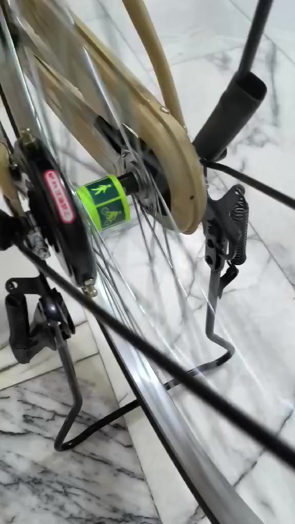 بايسكل BD 22 فول سرعه صارلي اسبوع من نزلته من الحاويه جيب اقوه ابو بايسكلات وجيبه يشوفه س160 وبي مجال لطبين


**إذا كنت صاحب هذا الإعلان وتريد حذفه لأي سبب، رجاءا أرسل رسالة إلى الدعم الفني**