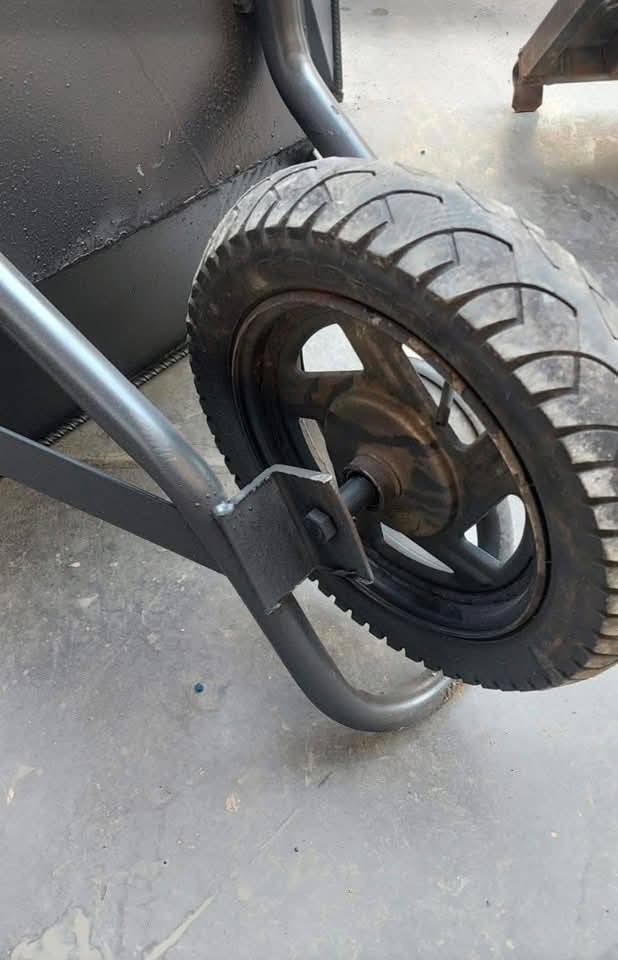 السلام عليكم اخوان 🎗
                 🥇 لبيع مستلزمات البناء 🥇

​⚡ 1. رافعات (ونج) تصعيد أصلية
​لا تشيل هم الرفع بعد اليوم! نوفر لك ونج تصعيد بمواصفات أصلية 100%، يجمع بين القوة وسلاسة الأداء.
​قطع الغيار: موفرين لك أي قطعة تحتاجها (أصلية حصراً) لضمان استمرارية عملك بدون توقف.

​🛒 2. عربات النقل (الونج والاعتيادية)
​سواء كنت تحتاج عربة ونج مخصصة للتحميل الثقيل أو عربة اعتيادية للمهام اليومية،

​🪜 3. الدرج الكهربائي
​انقل عملك لمستوى أعلى من الحداثة! الدرج الكهربائي المتوفر لدينا

​📞 للحجز أو الاستفسار، تواصل معنا الآن عبر الرسائل أو #الاتصال بـ [***********]🎗❤
