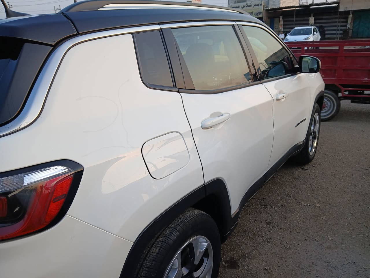 جيب كومباس 2018وارد
جنايها ولد دكتور يعني ما متعوبه 

 أمريكي ممشى ٧١ ميل

رقم : ‏‪***********‬‏

فول مواصفات فتحتين 

سعر 1٣٧$وبيها مجال

• 🎨 لون السيارة: ابيض 

• ⚙️ عدد السلندرات: 4 سلندر

• 🧠 حجم المحرك: 2400

• 🪪 رقم اللوحة: بصره باسمي

• 🖤 مقاعد جلد أسود  

المواصفات:

• 🔘 تشغيل بصمة

• 🚪 دخول ذكي

• ⚡ كشنات كهرباء

• ♨️ كشنات أمامية تدفئة

• 📺 شاشة كبيرة

• 📡 تشغيل عن بعد

• 🎥 كاميرا خلفية دوّارة

• 🔻 سايد بريك بصمة

• ❄️ قطعتين تبريد

• 👁️‍🗨️ نظام النقطة العمياء

• 💡 إشارات على المرايا

،🛟السبير ويل كب • 

• 🛞 ثلاث أنظمة قيادة: أوتو، جبلي، ثلجي

• 🚧 نظام خروج عن المسار

• 🛑 نظام التوقف التلقائي

• 🧩 هواي مواصفات إضافية

ادامه كامله 

حادث موجود تقرير بصور ‏

 مكان السيارة العماره مغربه
