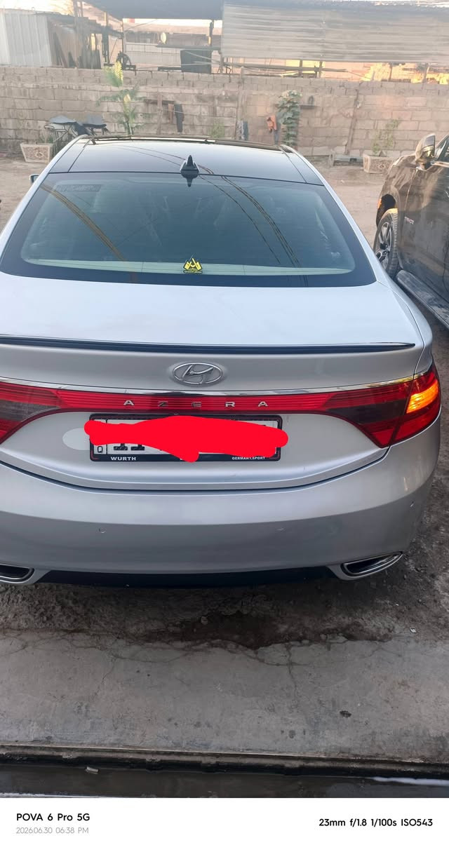 لون مميز بيها قطعتين كلير واثنين صبغ بيها جراد كلش خفيف بالصندوق 
فول مواصفات vip  بانوراما تحكم استيرن كامل مقاعد تبريد تدفئة 
نظام eco
مانع انزلاق 
حساس اطارات وتحديد الاطار 
محرك 3.0 ستة سلندر 
بصمة 
كاميرا خلفية 
كشن جلد 
ثلاثة برده
استيرن كهرباء 
تحديد السرعة 
لايت عدسه
حساسات امامي و خلفي 
تايرات جديدة 
سنوية جديدة 
تحويل ثاني يوم 
السعر 105 وبيها مجال 
او مراوس باحدث وانطي فرق
مكان السيارة بغداد الكسرة...


**إذا كنت صاحب هذا الإعلان وتريد حذفه لأي سبب، رجاءا أرسل رسالة إلى الدعم الفني**