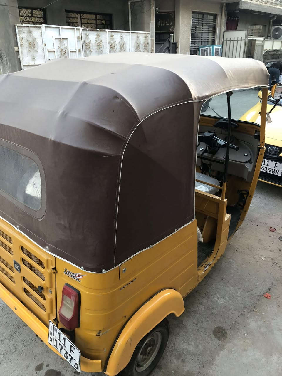 سلام عليك شباب تكتك موديل 20 رقم وسنويه ماكن بغداد الشعب السعر اتصل وتدلل ***********
