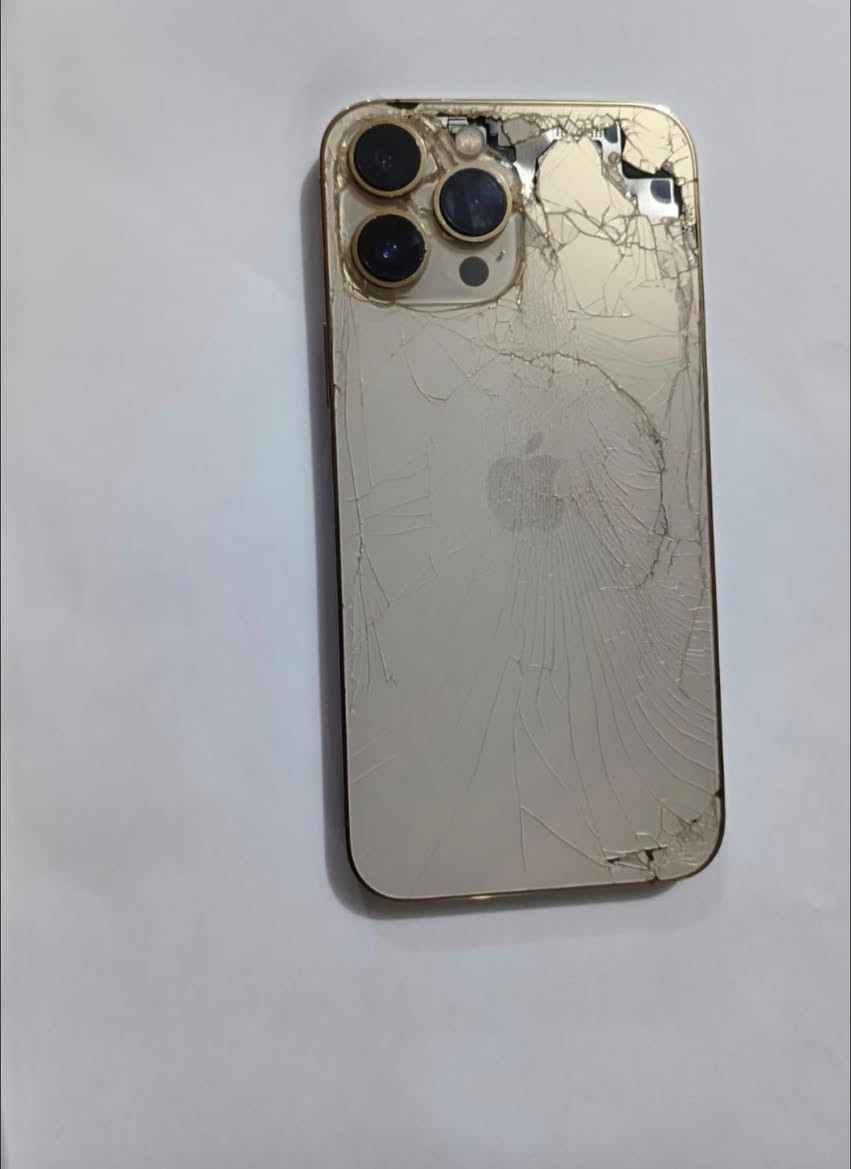 آيفون 13 برو ماكس
-ذاكره 512
- شاشه مبدل نوعية جيدة 
- الفون استخدام شخصي 
- نموذج M 
الضهر مكسور ما مأثر على شي تكدر تبدلة 
بطارية 70 
لون ذهبي 
فيس إيدي شغال 
سعر : 550 ألف و بي مجال قليل 
غير متواجد فيس 
متواجد رقم + واتس أب 
***********
