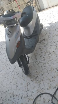 دراجه البيع يوماها ام تسعه زروف ياباني رمبه سعر ٨٥٠ وبيها مجال  // 077...