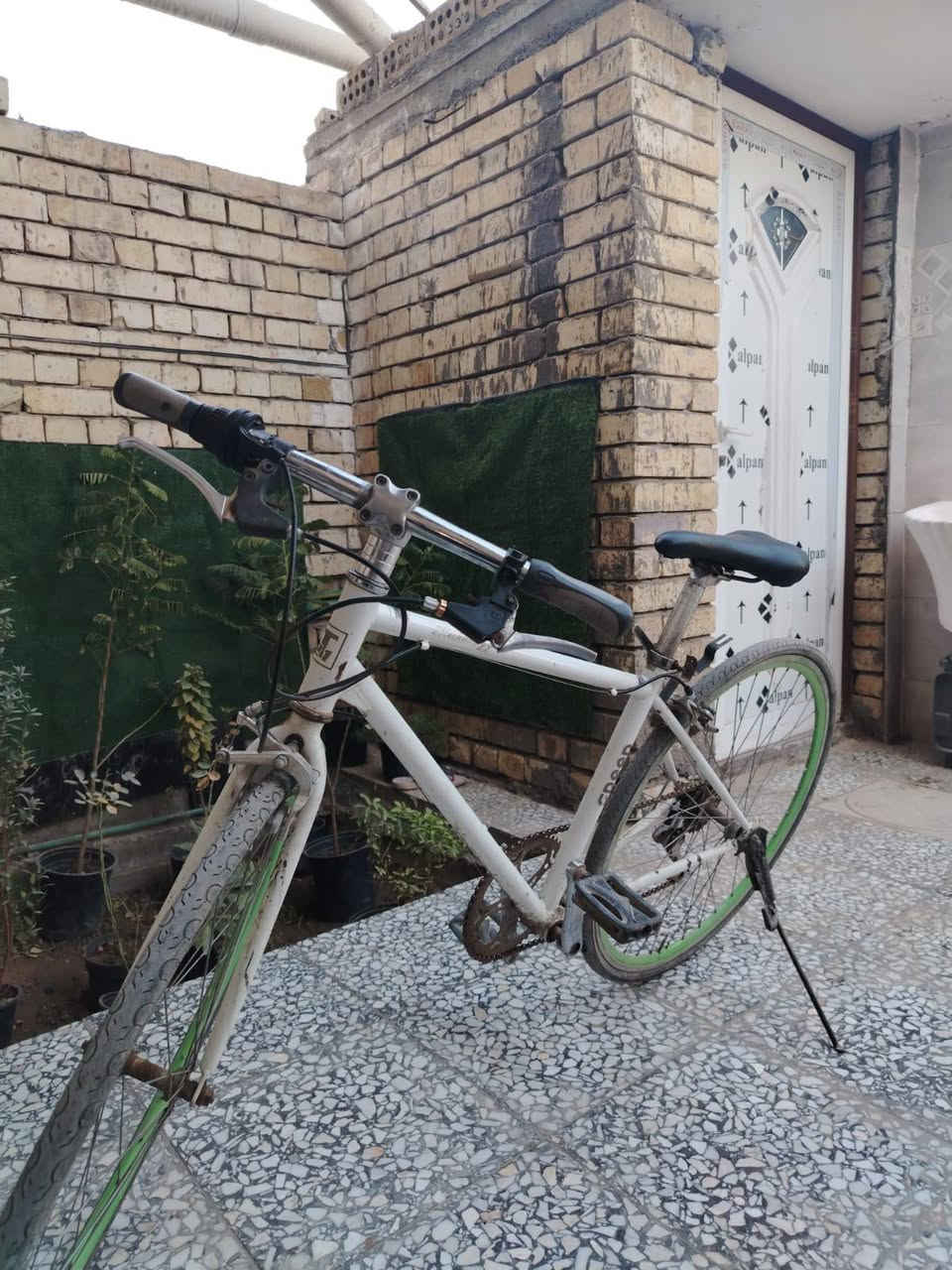 سلام عليكم بايسكل c700 مكاني بل بلديات سعره 50  للاستفسار عل واتساب ***********
